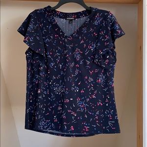 Roz & Ali flutter sleeve blouse